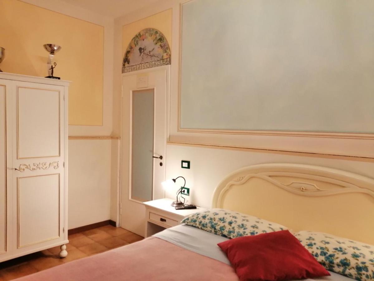 B&B San Nicola Serramazzoni Dış mekan fotoğraf