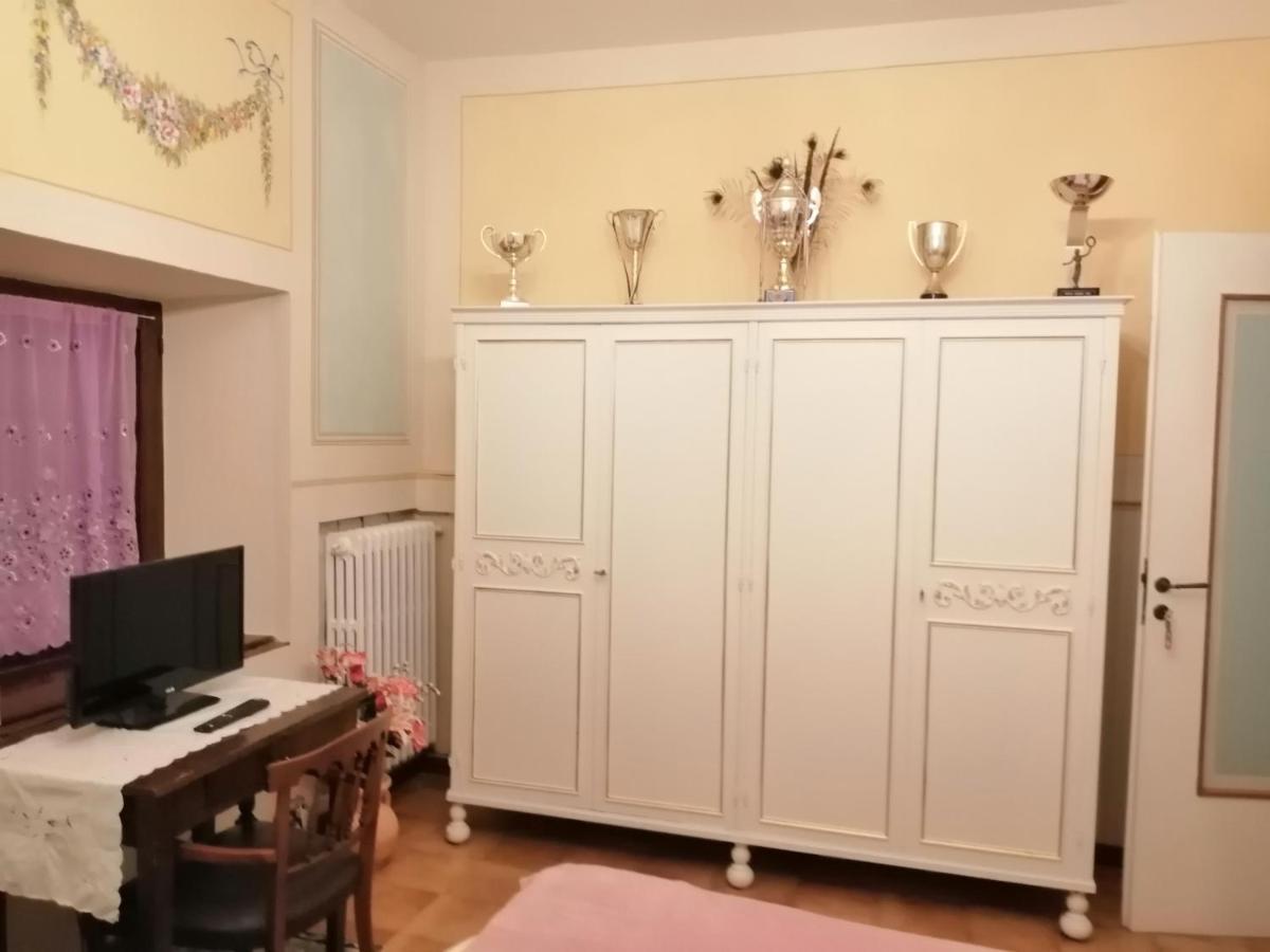 B&B San Nicola Serramazzoni Dış mekan fotoğraf
