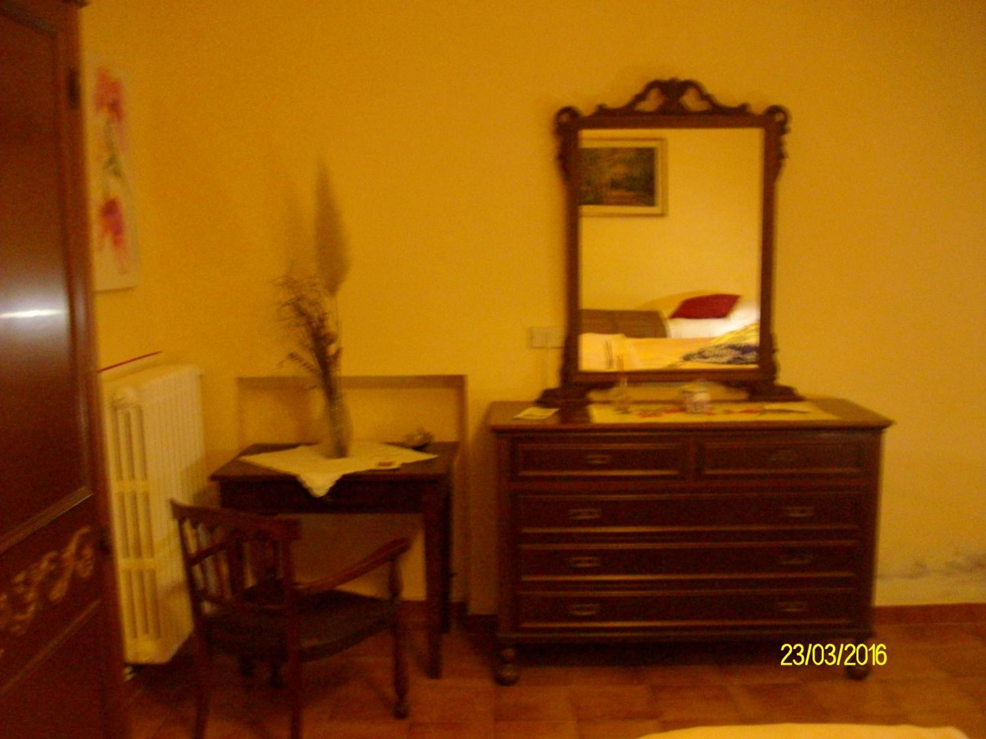 B&B San Nicola Serramazzoni Dış mekan fotoğraf